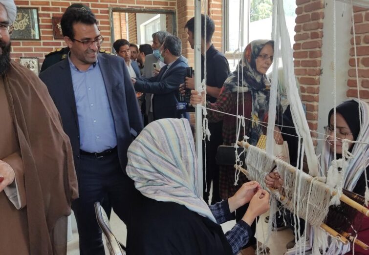 تصاویری زیبا از افتتاح مرکز صنایع دستی گردآفرین کاشمر