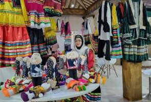 حضور منطقه آزاد انزلی با نمادهای گیلانی در نمایشگاه بین‌المللی گردشگری